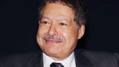 مصطفى بكري ينعى 