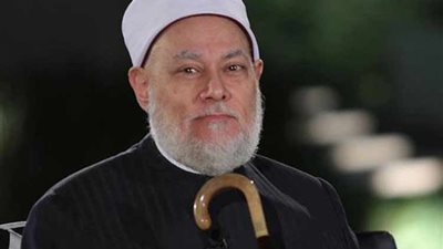 مصدر: ٤ ملثمين حاولوا قتل علي جمعة وهربوا إلى الجبل