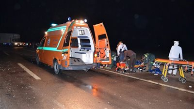 مصرع 3 أشخاص وإصابة 7 آخرون في حادث مروع بـ