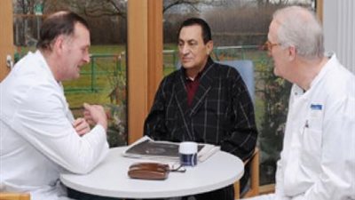 جهاد الخازن: مبارك لم يعد في كامل وعيه بعد إجرائه 