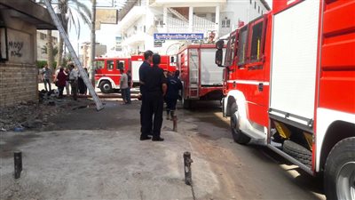 السيطرة على حريق بمصنع للبلاستيك بالعاشر من رمضان