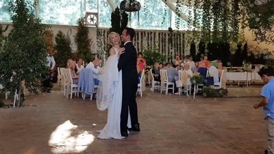 أحمد يحيى يحتفل بزفافه على أنيا في صربيا.. (صور)