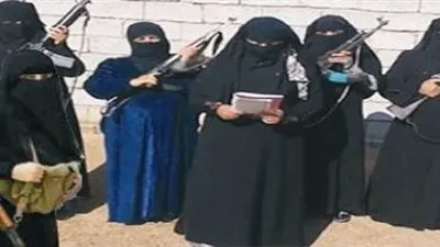 مظاهرة بالسلاح لنساء داعش للمطالبة بالنكاح (فيديو) 