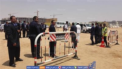 تشديدات أمنية مكثفة داخل مدينة زويل خلال مراسم العزاء الشعبي للعالم المصري (صور)