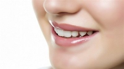  للعسل والملح فوائد هامة وفعالة للإعتناء بجمال وترطيب شفتيك 