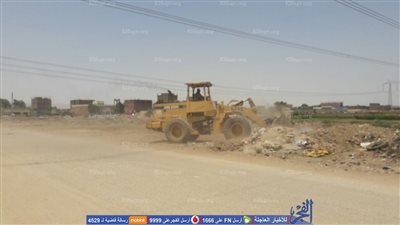 إزالة أطنان من المخلفات الصلبة بطريق توماس 1 السريع جنوب الأقصر (صور)