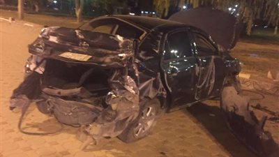 انقلاب سيارة مواطن في رفحاء بعدما صدمها 