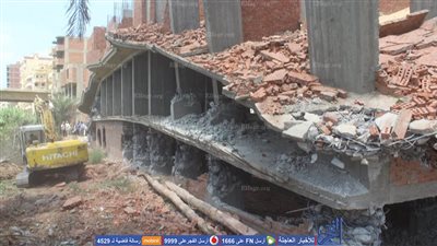 إزالة عقار مخالف على مساحة 600 متر بكورنيش النيل في كفر الشيخ (صور)