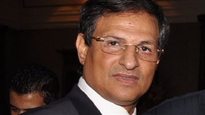 مصطفى يونس يطالب الدولة بالاهتمام بأبحاث طب الأعشاب