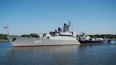 سفن روسية تطلق صواريخ في بحر قزوين