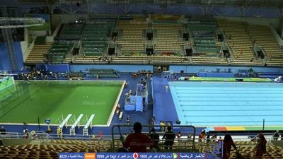 لون مياه أحواض الغطس يثير الدهشة بالأولمبياد