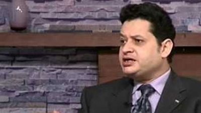 خبير اقتصادي: الدولة لا تقدم شيئًا للمواطن.. والمواطن هو الذي يعطيها