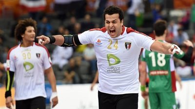 صورة.. نجم منتخب مصر غلبته الحماسة فشارك أمام السويد بـ 