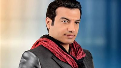 ايهاب توفيق يعتذر للجمهور بسبب موديل كليب 