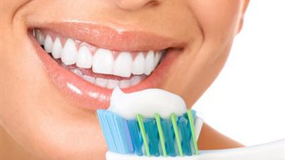 دراسة: تنظيف الأسنان يقلل مخاطر الإصابة بأزمات قلبية 