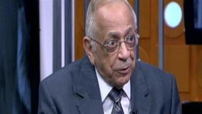 خبير اقتصادي: يطالب بتحسين قانون الإستثمار لتخطي الأزمة الإقتصادية 