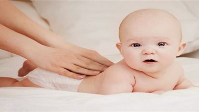 عودي طفلك على استخدام الحمام بدون حفاضة