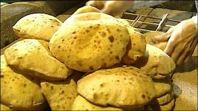 هل فعلا يتحول الخبز لسم قاتل عند وضعه في الثلاجة؟