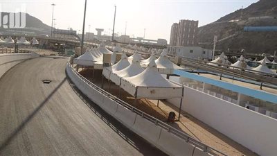 تفاصيل دقيقة قادت توسعة شارعي التدافع بمنى للانتهاء قبل موعدها