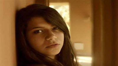 ياسمين مجدي تكتب: أن تبقي