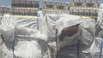 ضبط 25 مليون سيجارة مسرطنة بميناء السخنة في السويس (صور)