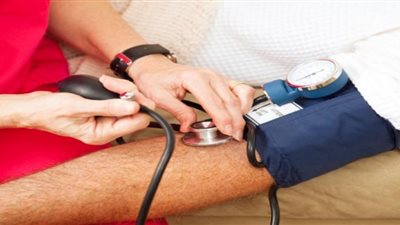 دراسة: السيطرة على ضغط الدم المرتفع قد يقلل فرص الوفاة المبكرة