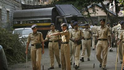 مقتل 3 هنود بعدما قطعت بسبب الطائرات الورقية 