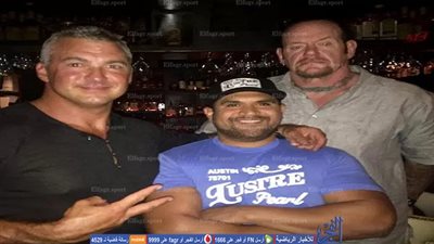 أندرتيكر يلتقي شين مكمان ويقترب من العودة لعروض المصارعة