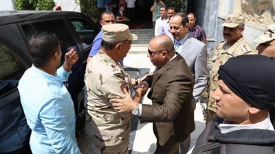 محافظ المنوفية وقائد المنطقة المركزية العسكرية يتفقدا المستشفى العسكرى بشبين الكوم (صور)