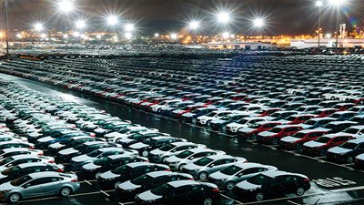 هبوط أسهم أوروبا مع تراجع قطاع السيارات بنسبة أكبر بين القطاعات الصناعية الأخري