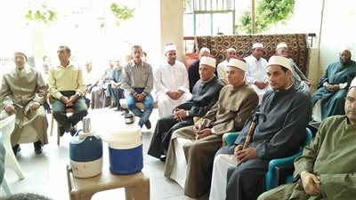 قيادات الأزهر بالدقهلية في جنازة ضحايا حادث طريق 