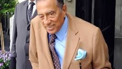 محامي حسين سالم يكشف سبب عدم عودة موكله لمصر رغم التصالح