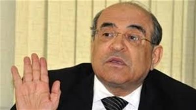 مصطفى الفقي: 