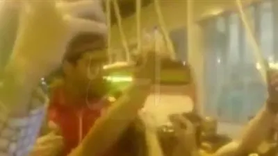 بالفيديو..المصريون يحملون بطل الأولمبياد محمد إيهاب على الأعناق  