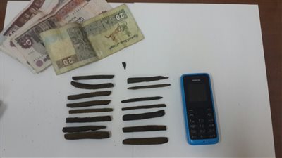 ضبط 21 قطعة حشيش و40 قرص تامول بحوزة عاطل فى مطروح