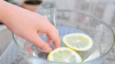  فوائد ذهبية لزيت الخروع وعصير الليمون في علاج تشقق الأظافر