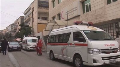 الهلال الأحمر السوري يخرج 35 مريضا من مناطق محاصرة