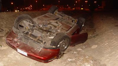 مصرع طبيب وزوجته ونجلهما بعد انقلاب سيارتهم من أعلى كوبري في الشرقية