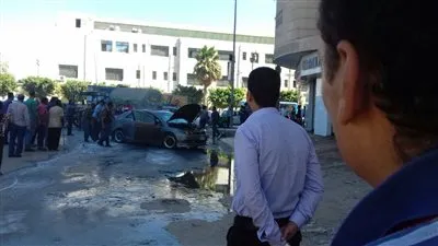 السيطرة علي حريق سيارة بـ