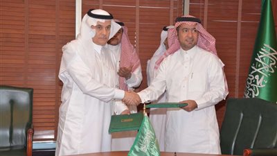 اتفاق على تسريع إيصال خدمات المياه للمشاريع السكنية