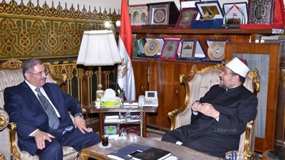 زير الأوقاف يؤكد على عدم السماح بتوظيف الحج سياسيًا (صور)