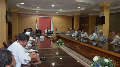 محافظ كفر الشيخ يلتقي بالصيادين لبحث مشاكل الصيد الجائر وسرقة 