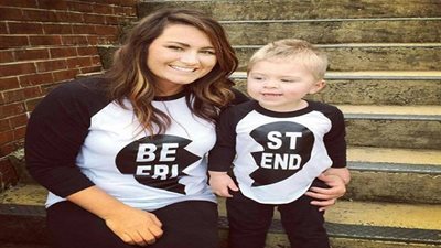 أجمل إطلالات الأمهات مع أولادهم بنفس الملابس