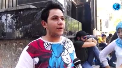    طلاب الدبلومة الأمريكية يطالبون بخفض الحد الأدنى للنجاح لـ 50٪ ..(فيديو)  