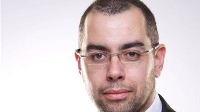 النائب محمد فؤاد وزير التنمية المحلية يتجاهل الحديث عن مشكلة القمامة