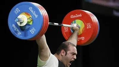 الإيرانيون يهينون اتحاد رفع الأثقال