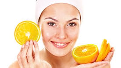 فيتامين C .. العنصر الأقوى للتأثير في جمال بشرتك