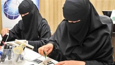 تأهيل 6200 سعودية للعمل في صيانة الجوالات وبيعها