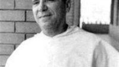 قسيس بدرجة شيخ .. حكاية الأب جورج قنواتي