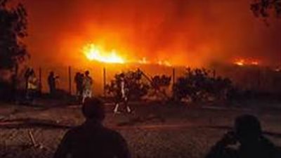 عاجل.. حرائق ضخمة في أمريكا.. والدفع بـ 18 ألف سيارة إطفاء